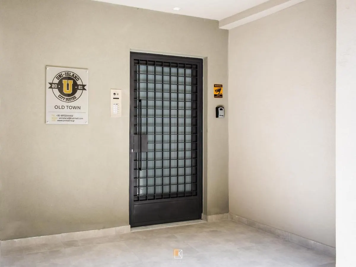 Uni Island - Old Town Suites Candia